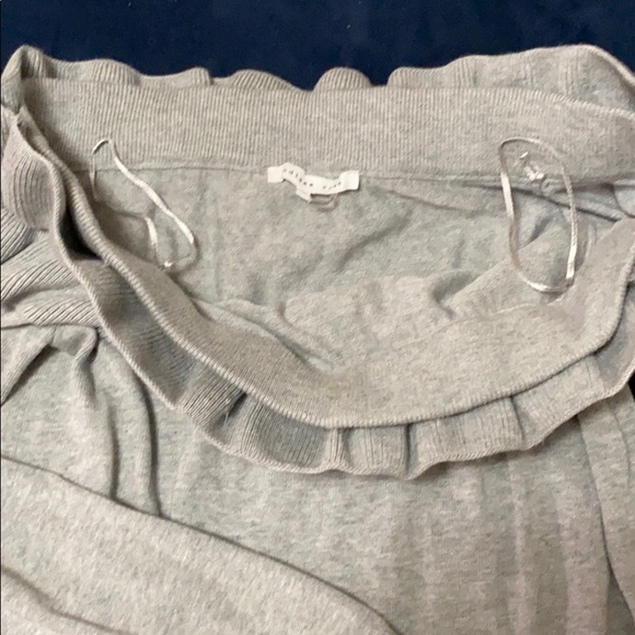 Off the shoulder sweater - Picture 2 of 3